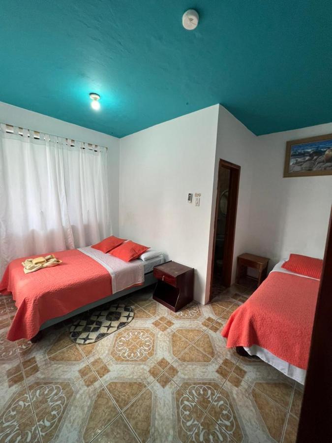 Hostal Brisas Del Mar Puerto Villamil Exterior foto